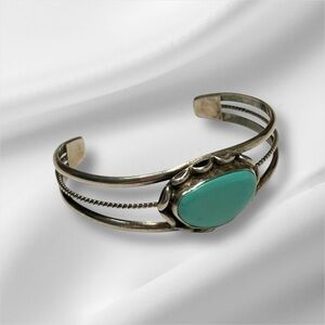 VINTAGE Native American Indian Sterling silver Cuff Bracelet Turquoise stone